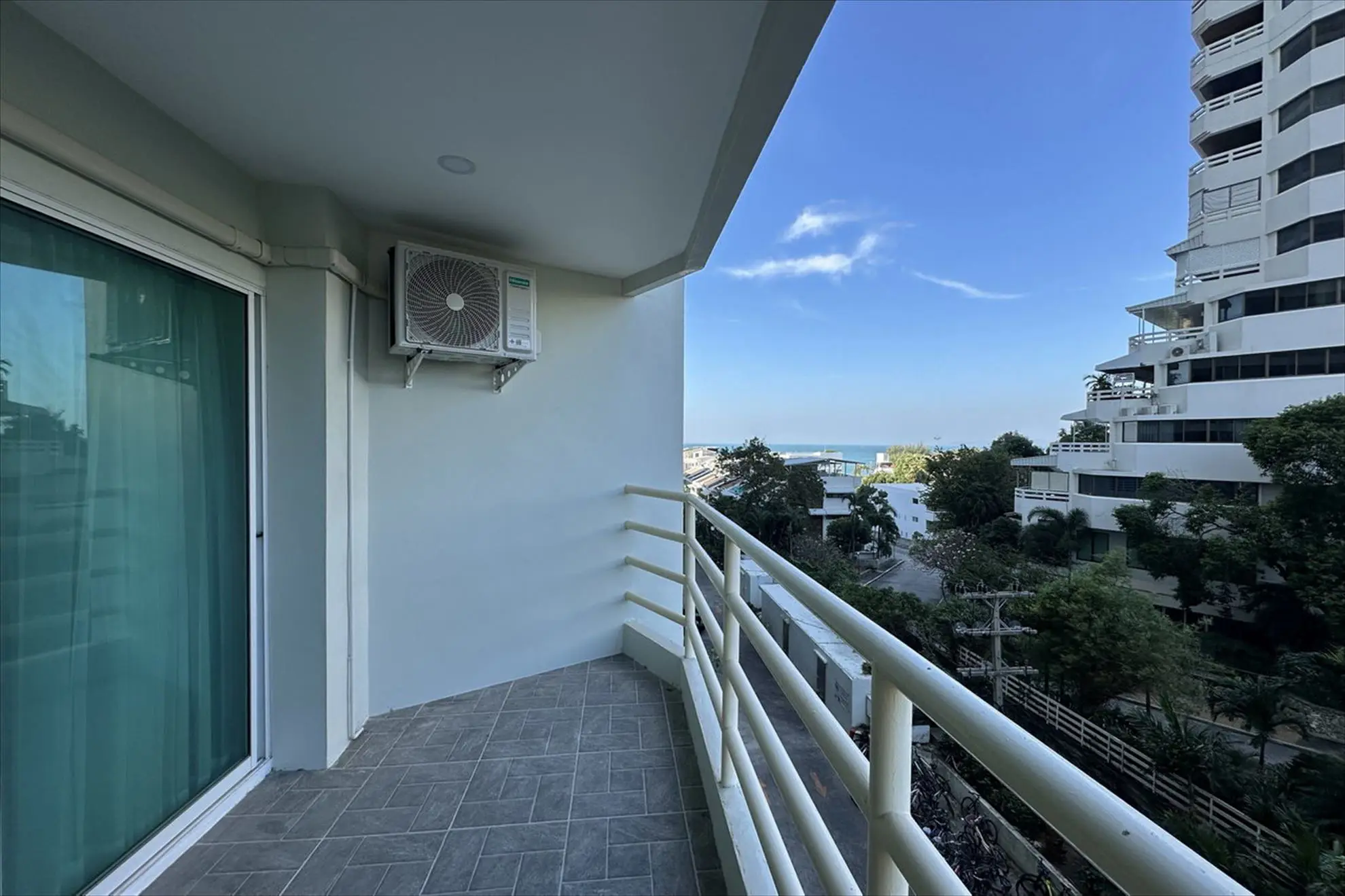 Fully Renovated Sea View Condo for Sale  View Talay 5C