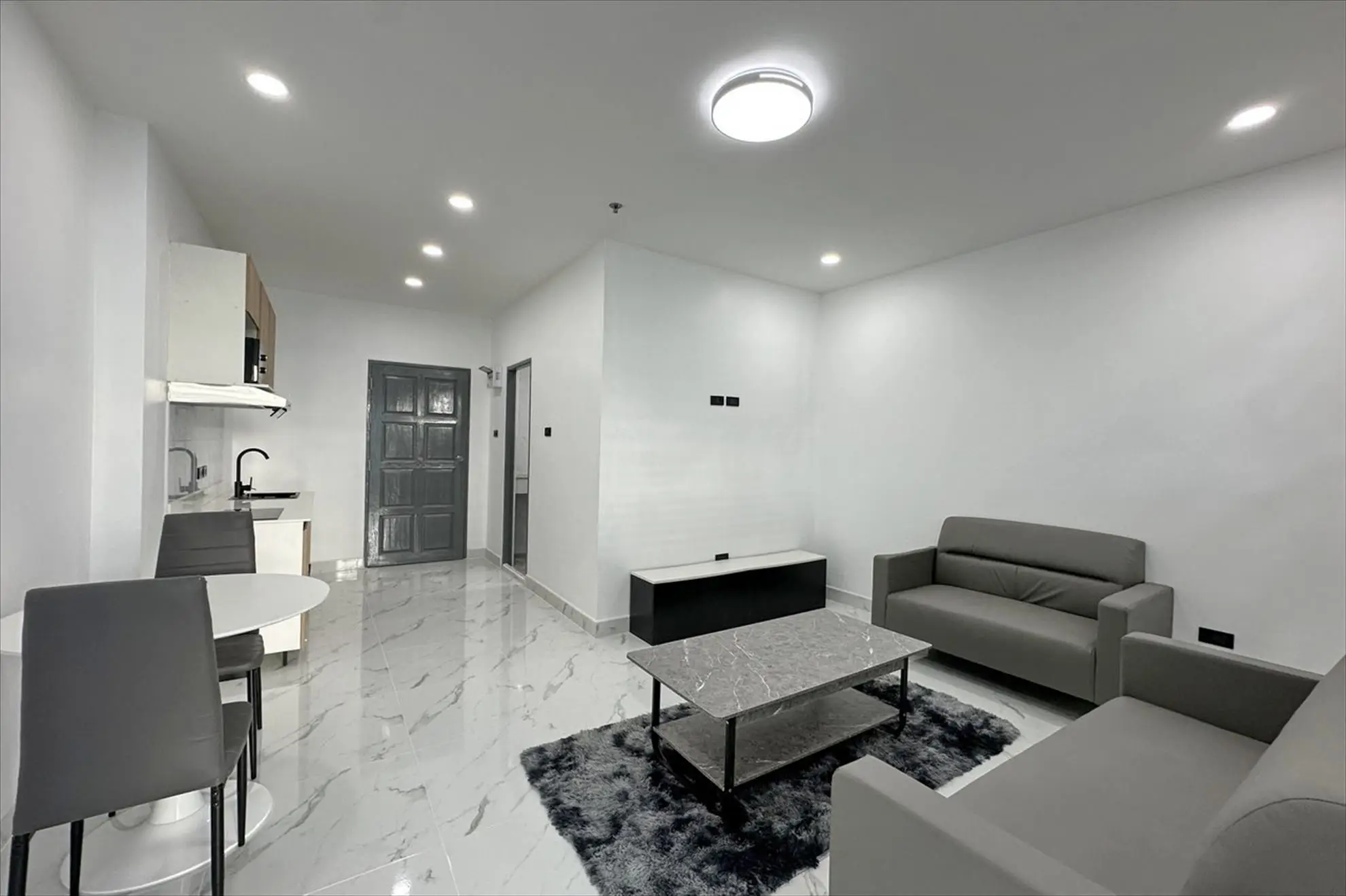 Fully Renovated Sea View Condo for Sale  View Talay 5C