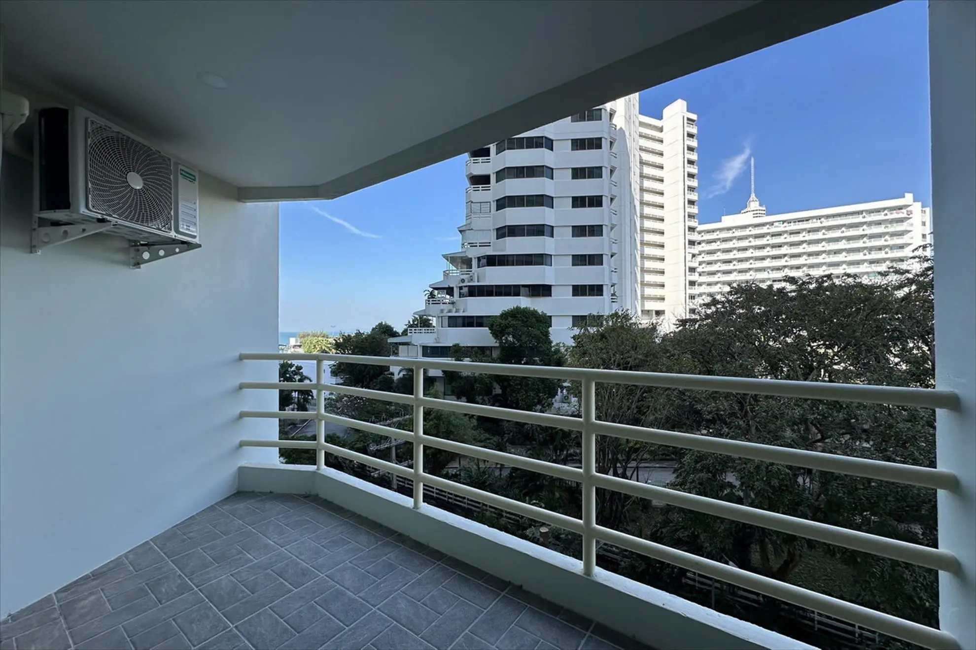 Fully Renovated Sea View Condo for Sale  View Talay 5C