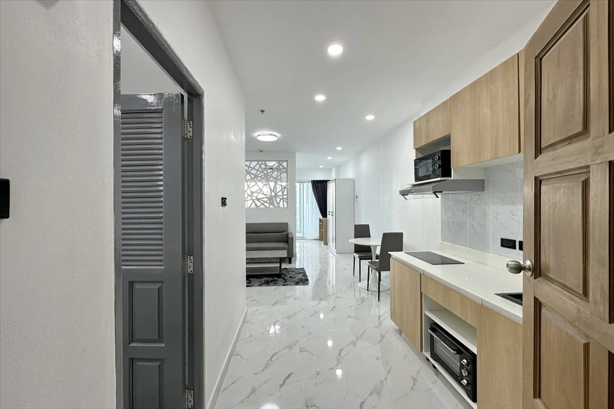 Fully Renovated Sea View Condo for Sale  View Talay 5C