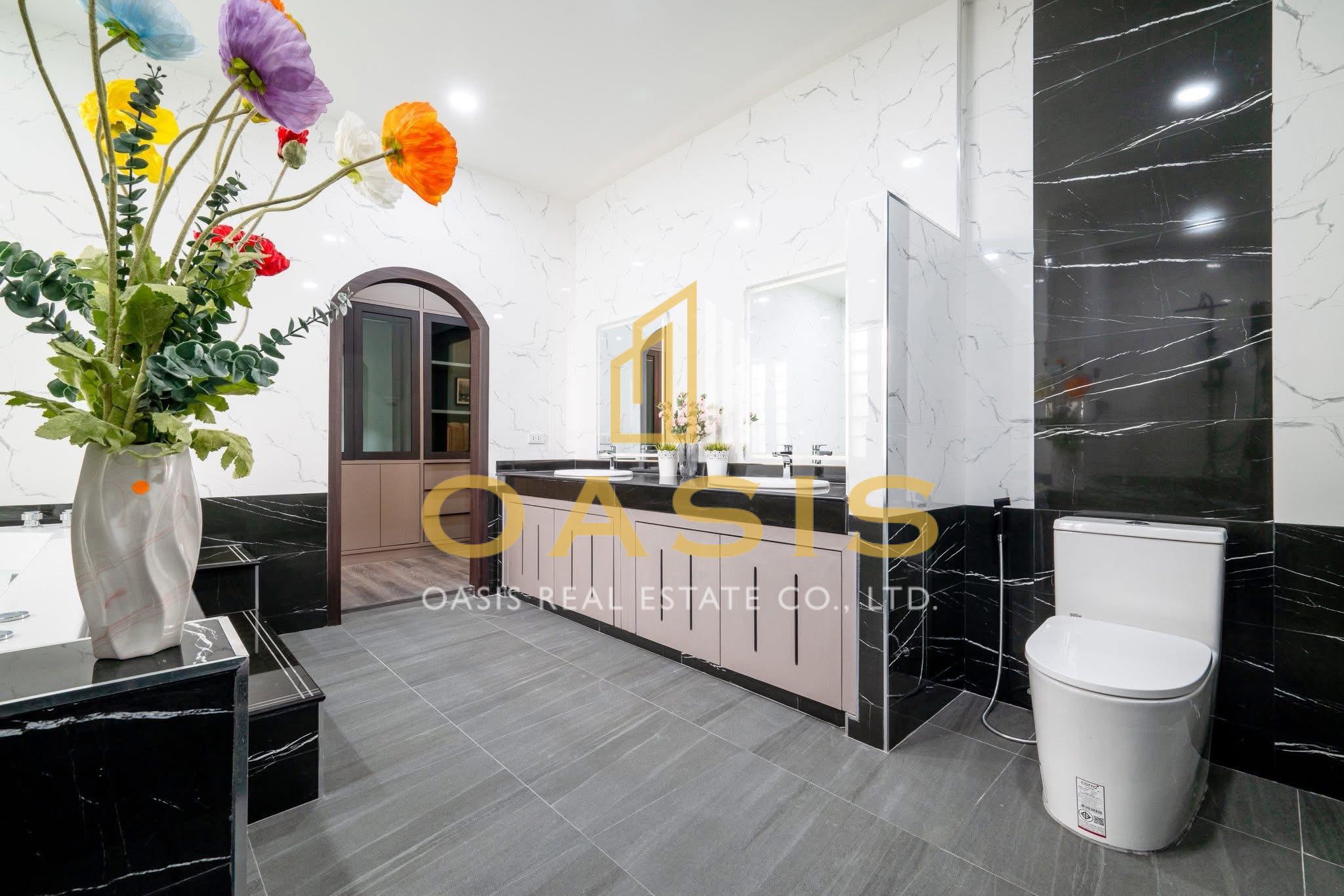 Beautiful Modern Luxury Home for Sale Pattaya Hill Village 2