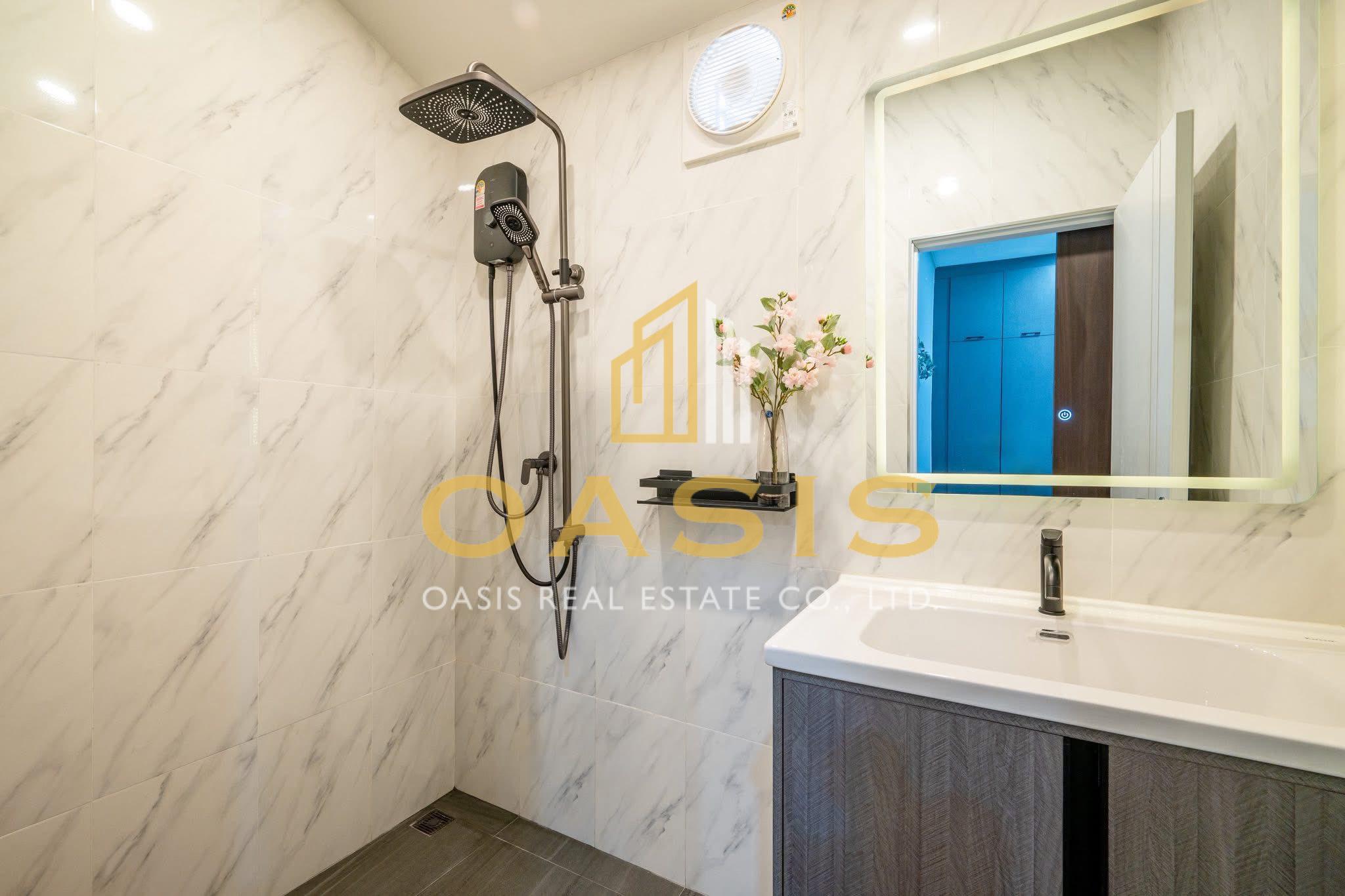 Beautiful Modern Luxury Home for Sale Pattaya Hill Village 2