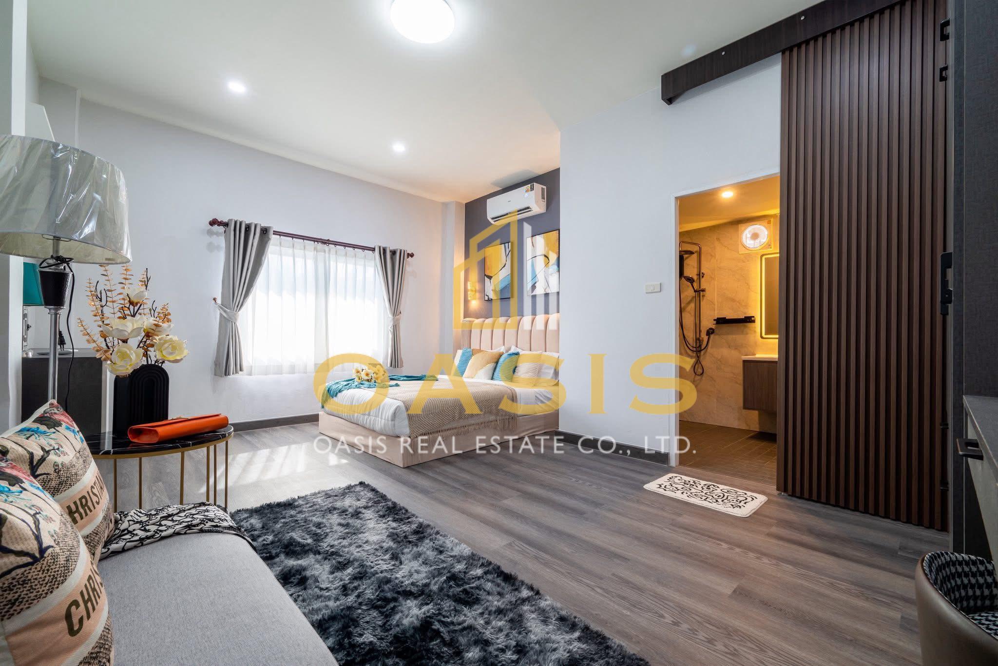 Beautiful Modern Luxury Home for Sale Pattaya Hill Village 2