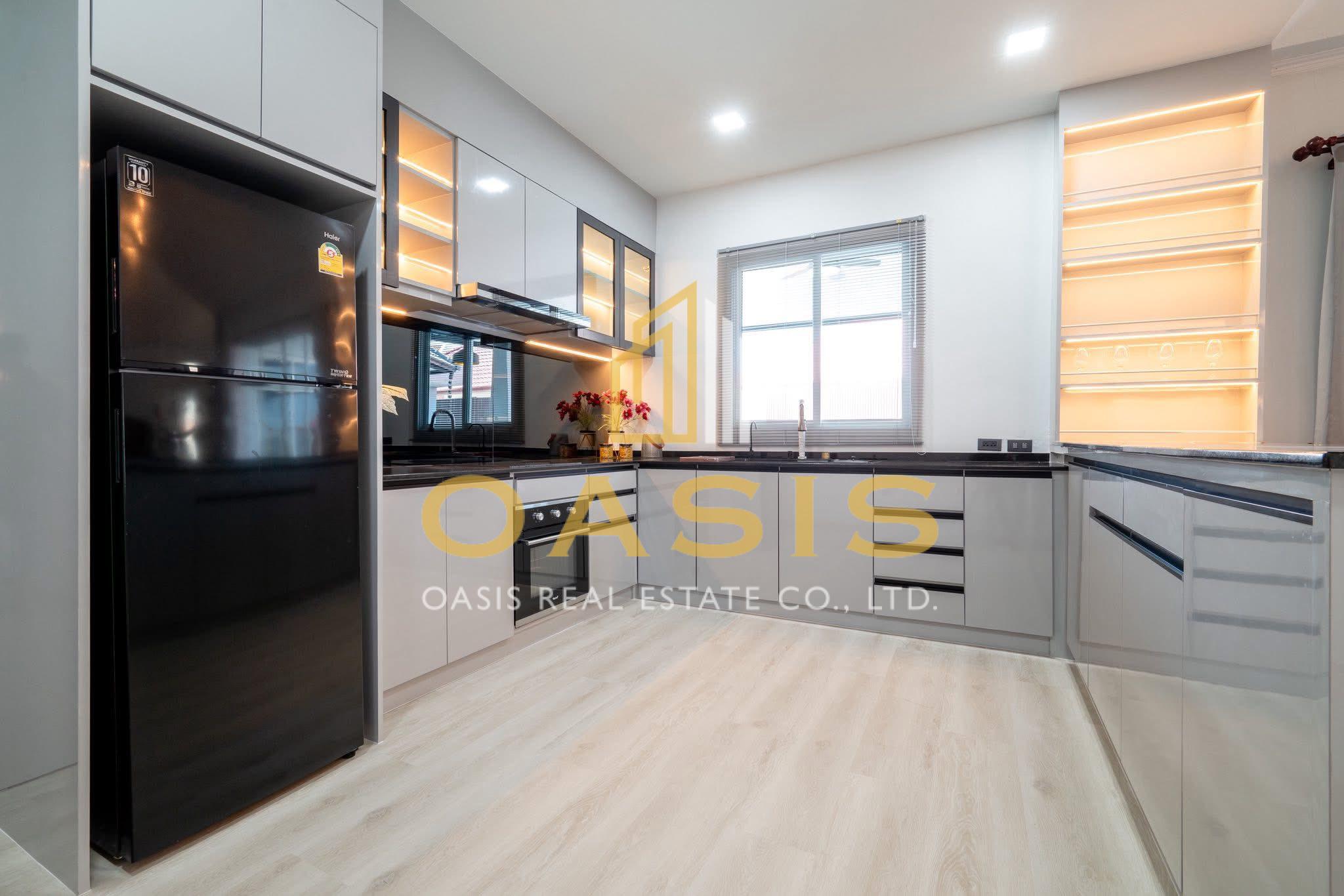 Beautiful Modern Luxury Home for Sale Pattaya Hill Village 2