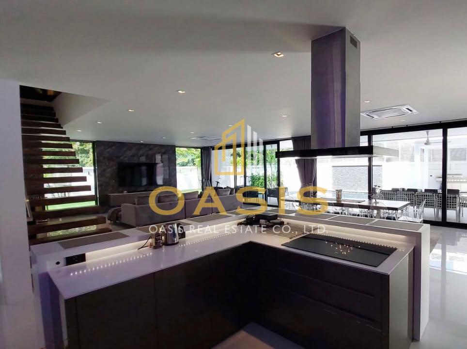 Prestigious Luxury Villa for Sale Pratumnak Soi 5