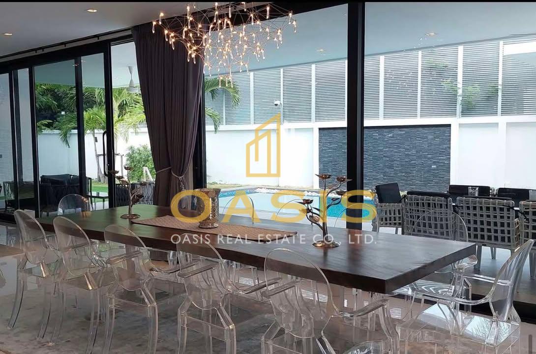 Prestigious Luxury Villa for Sale Pratumnak Soi 5