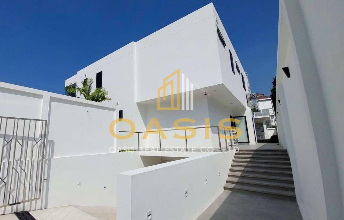 Prestigious Luxury Villa for Sale Pratumnak Soi 5