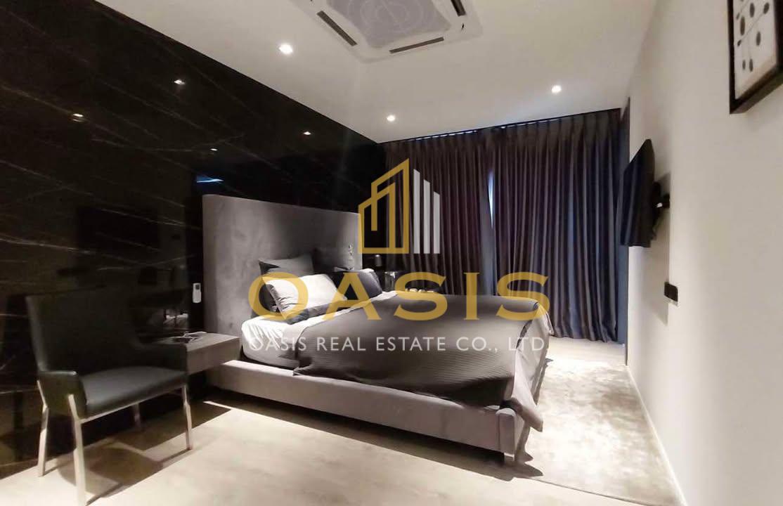 Prestigious Luxury Villa for Sale Pratumnak Soi 5