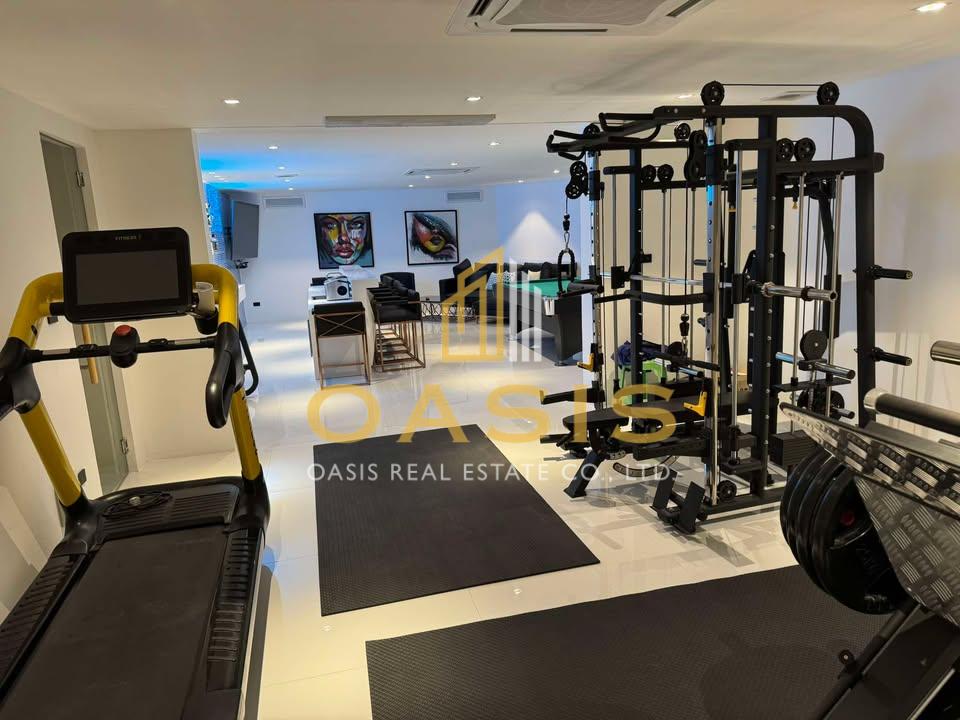 Prestigious Luxury Villa for Sale Pratumnak Soi 5