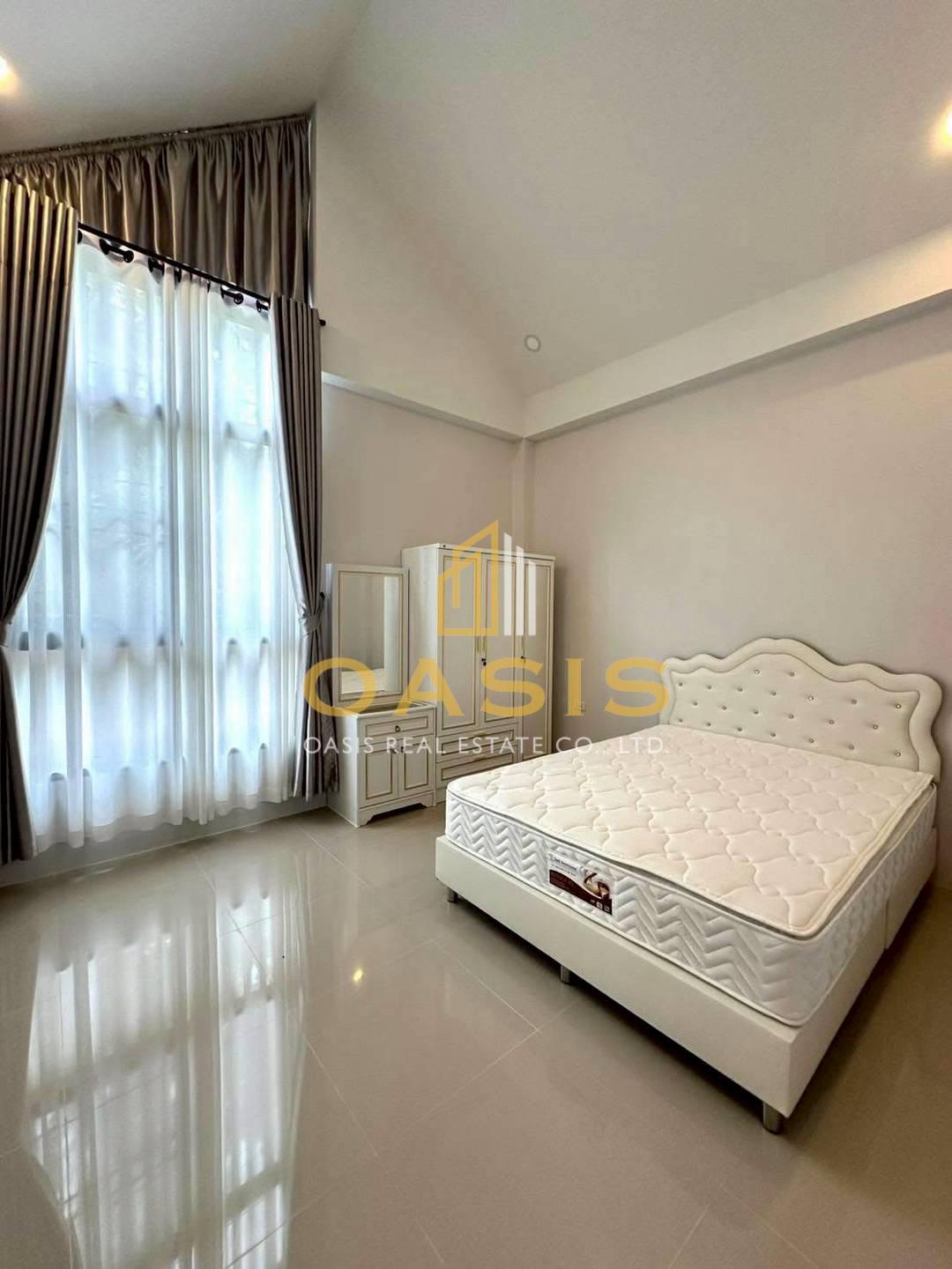 Charming Pool Villa Near Mabprachan Reservoir For Sale