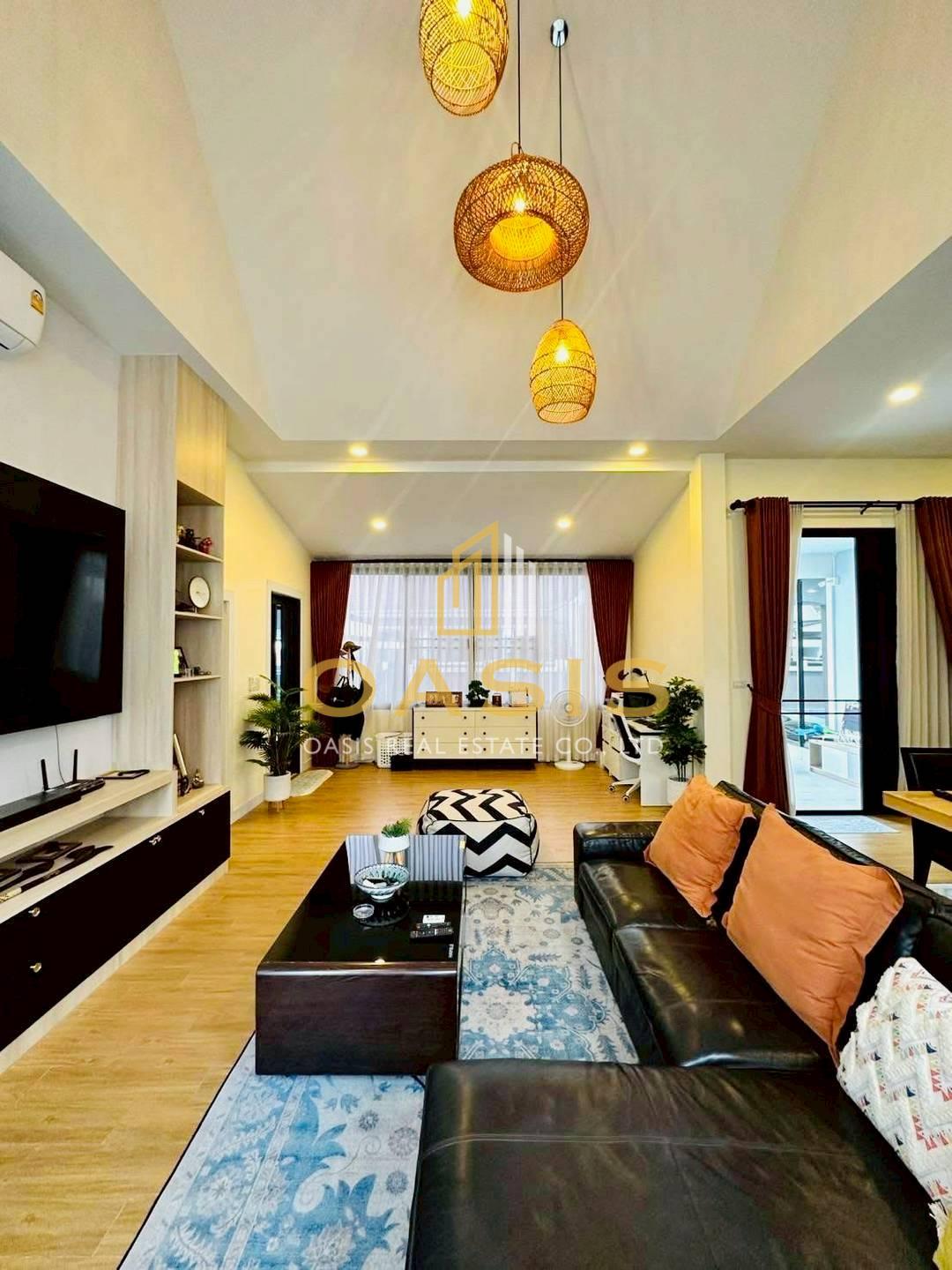 Scandinavian-Style Corner Pool Villa Near Mabprachan Reservoir