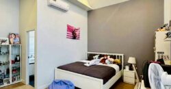 Scandinavian-Style Corner Pool Villa Near Mabprachan Reservoir