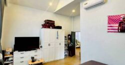 Scandinavian-Style Corner Pool Villa Near Mabprachan Reservoir