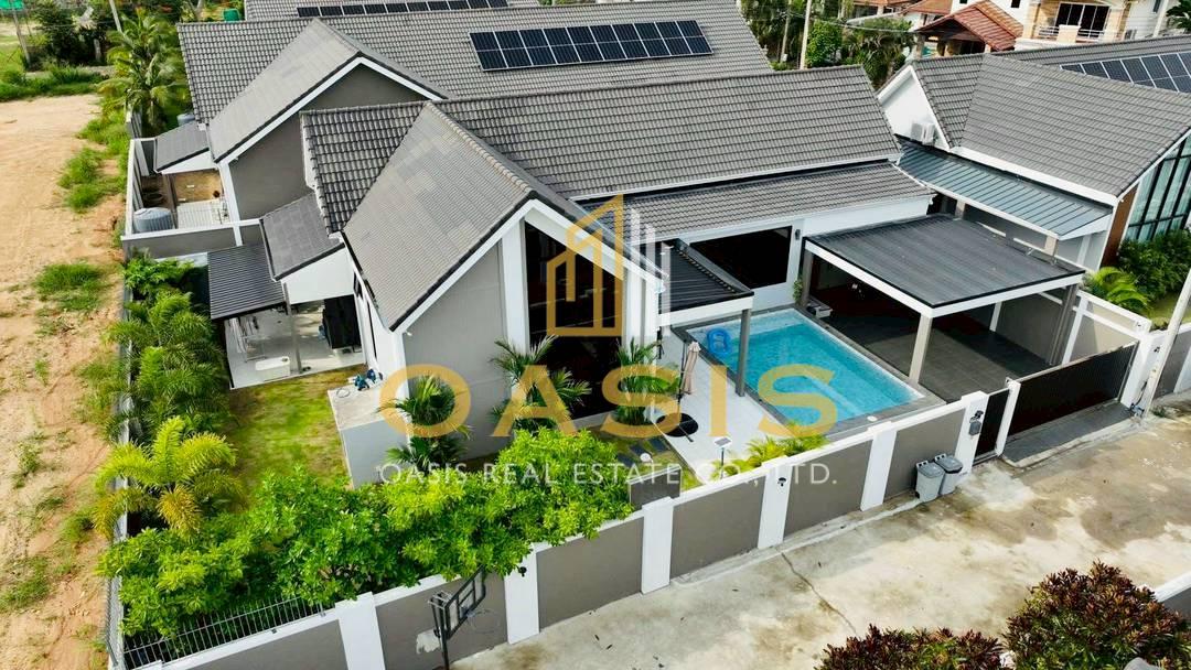 Scandinavian-Style Corner Pool Villa Near Mabprachan Reservoir