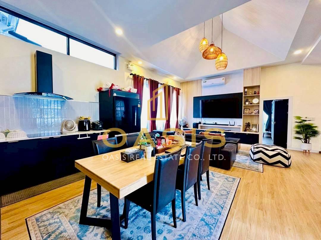 Scandinavian-Style Corner Pool Villa Near Mabprachan Reservoir