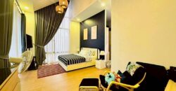 Scandinavian-Style Corner Pool Villa Near Mabprachan Reservoir