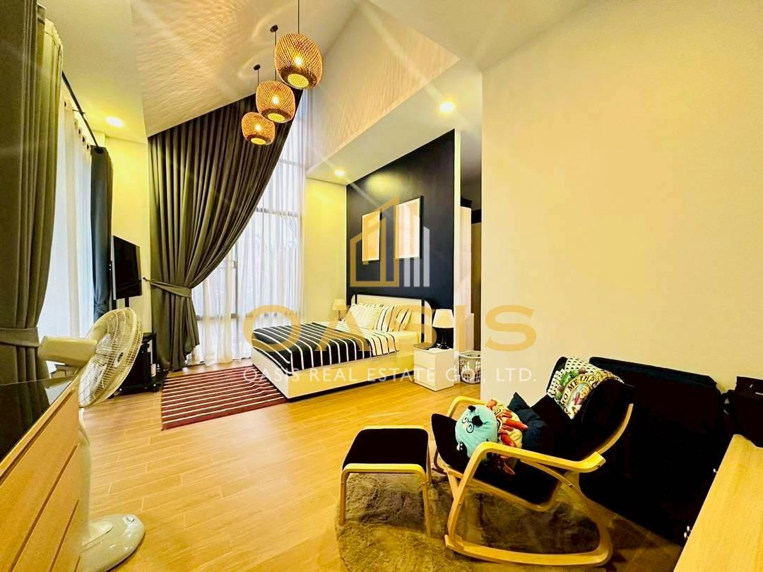 Scandinavian-Style Corner Pool Villa Near Mabprachan Reservoir