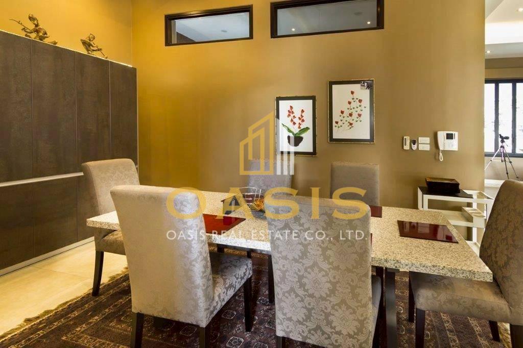 Ultra Luxury 6 bedroom pool villa for sale on Pratumnak soi 5