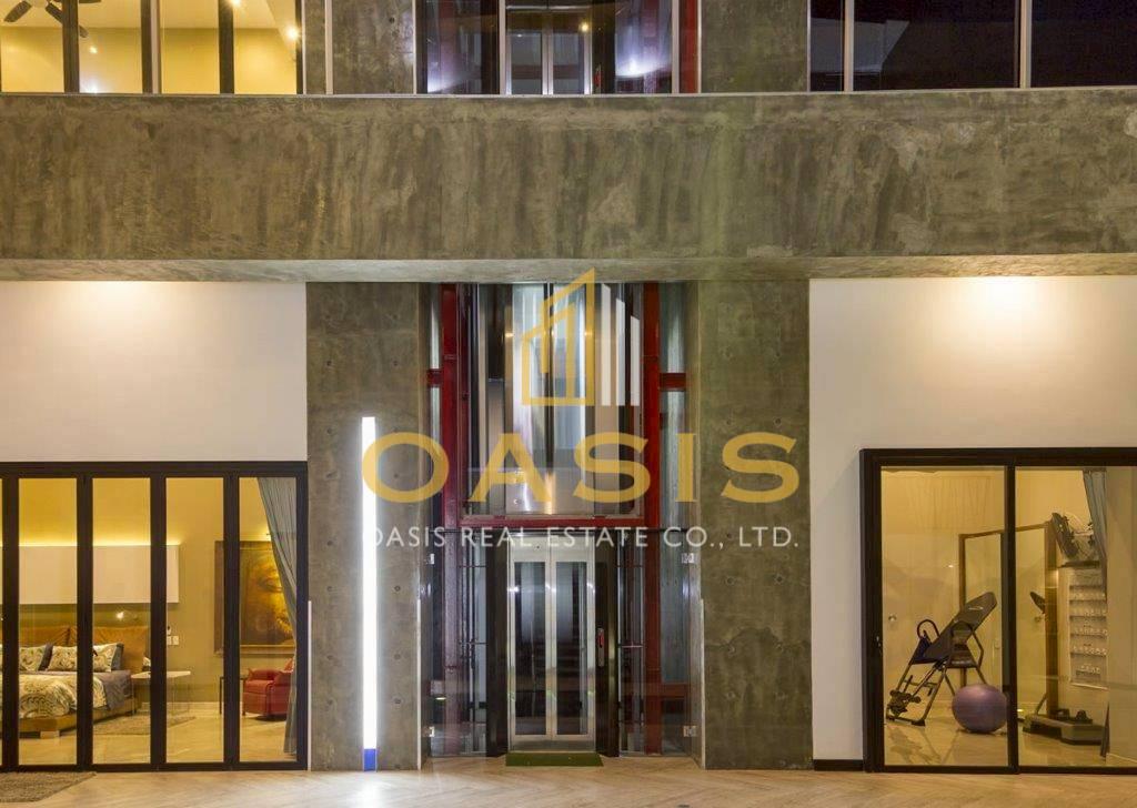 Ultra Luxury 6 bedroom pool villa for sale on Pratumnak soi 5