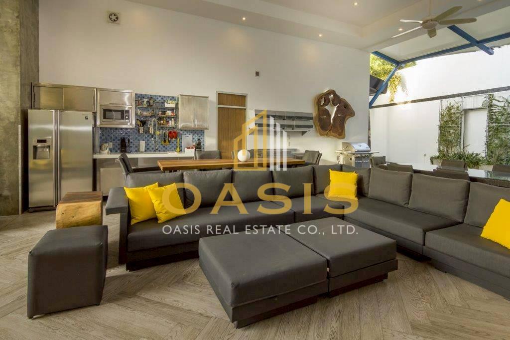 Ultra Luxury 6 bedroom pool villa for sale on Pratumnak soi 5