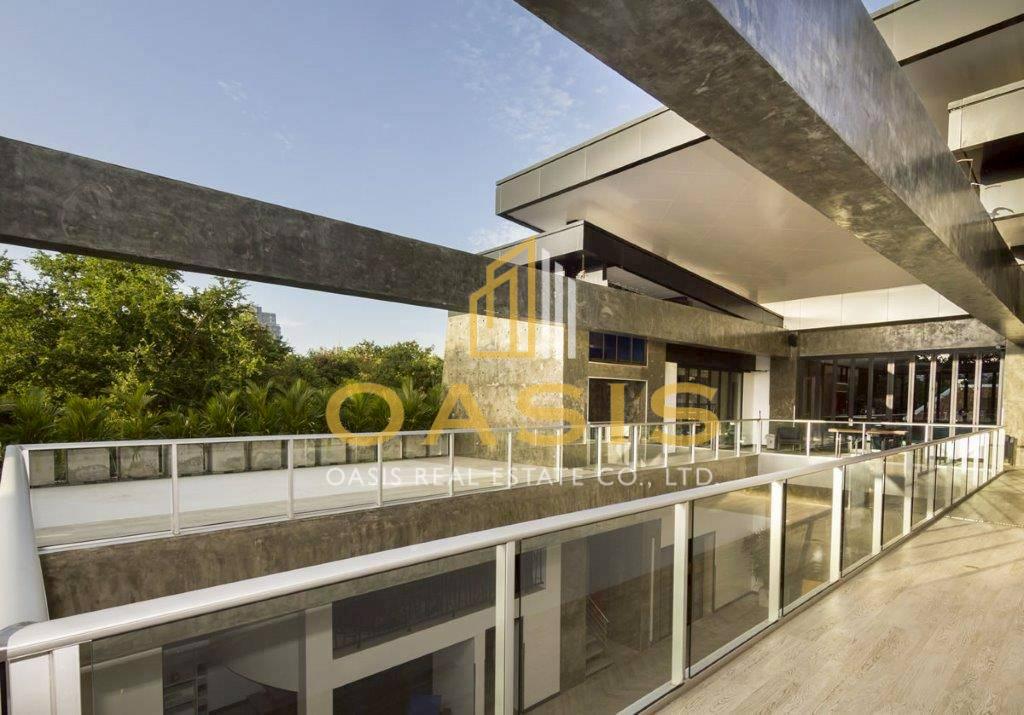 Ultra Luxury 6 bedroom pool villa for sale on Pratumnak soi 5