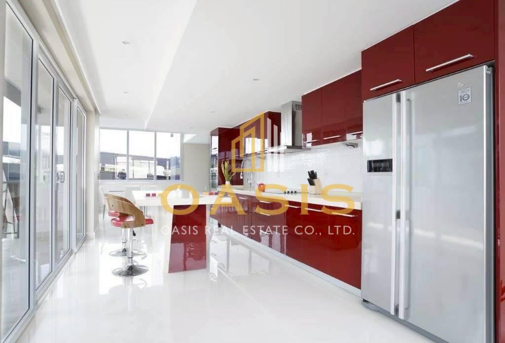 Commercial Luxury Apartment Building for Sale in Pratumnak Soi 5