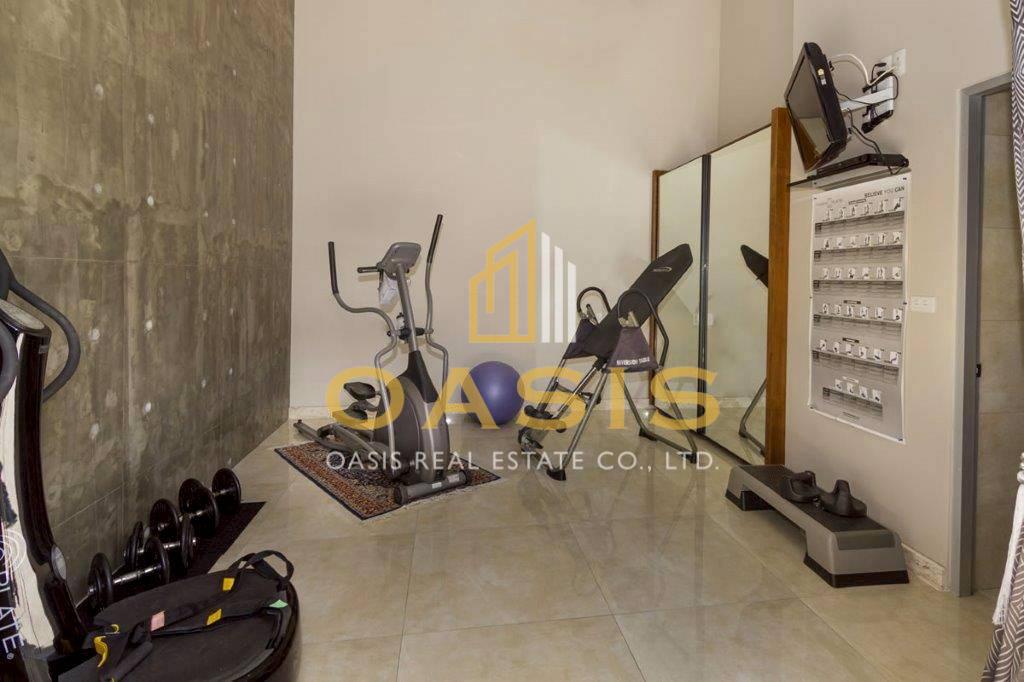 Ultra Luxury 6 bedroom pool villa for sale on Pratumnak soi 5