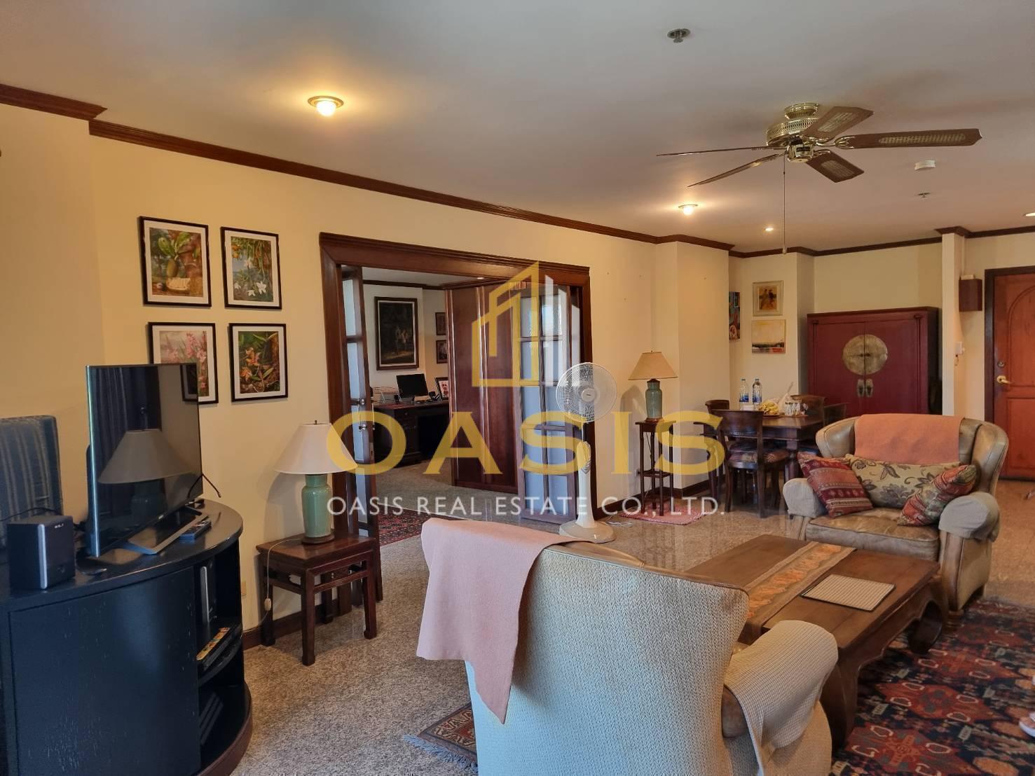 Spacious 1 Bedroom for Sale View Talay 2B Condominium