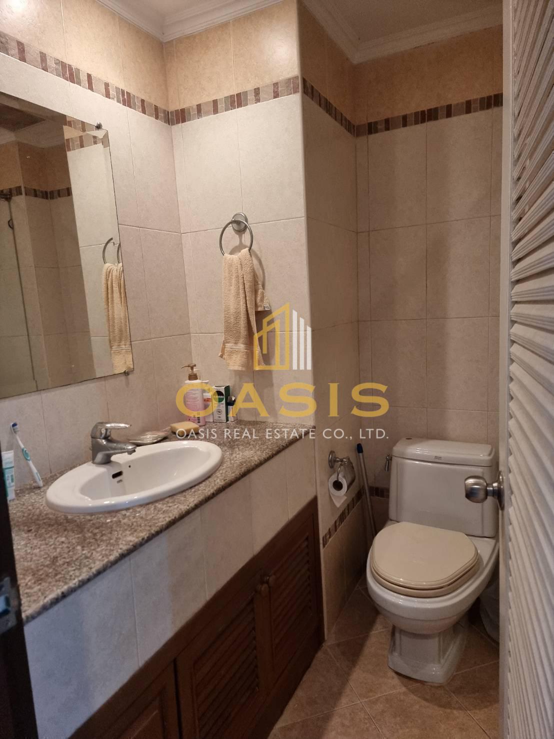 Spacious 1 Bedroom for Sale View Talay 2B Condominium