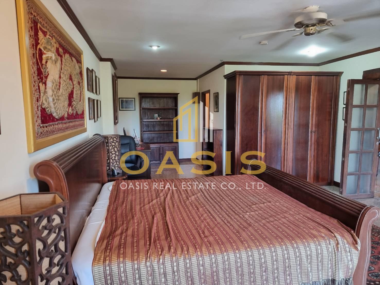 Spacious 1 Bedroom for Sale View Talay 2B Condominium