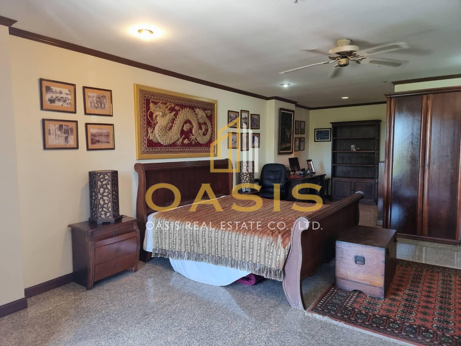 Spacious 1 Bedroom for Sale View Talay 2B Condominium