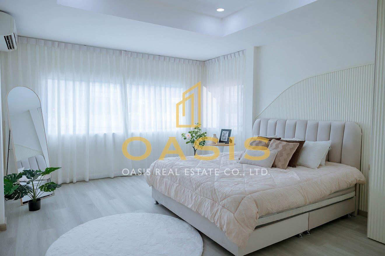 Spacious and beautifully designed 2-storey pool villa For SALE Spacious and beautifully designed 2-storey pool villa For SALE