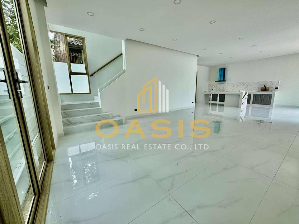 Stunning Modern Mediterranean Style Pool Villa for Sale