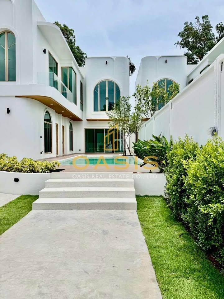 Stunning Modern Mediterranean Style Pool Villa for Sale