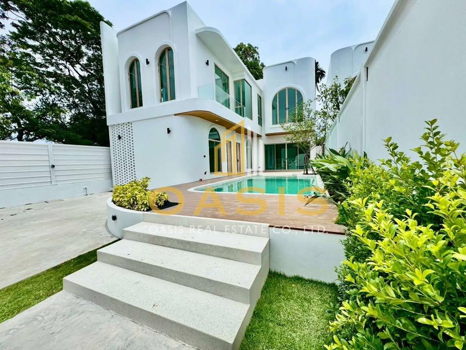 Stunning Modern Mediterranean Style Pool Villa for Sale