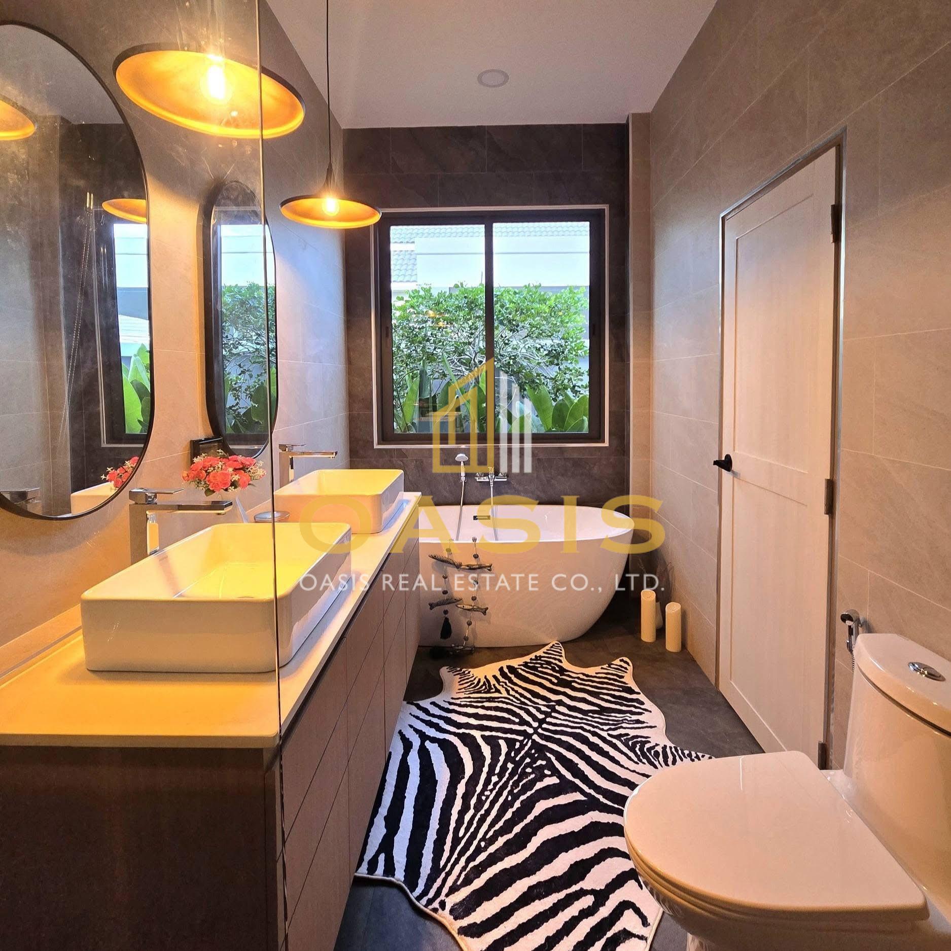 Brand-new luxury pool villa for SALE