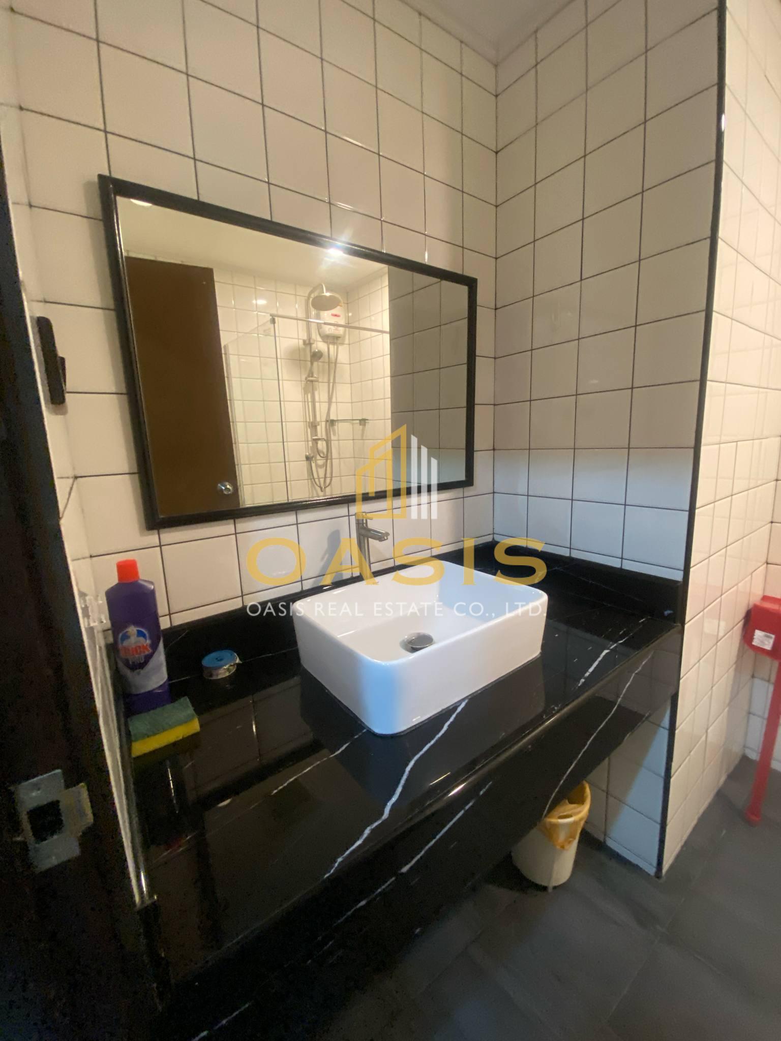 For Rent Sea View Condo at Pattaya Hill Resort