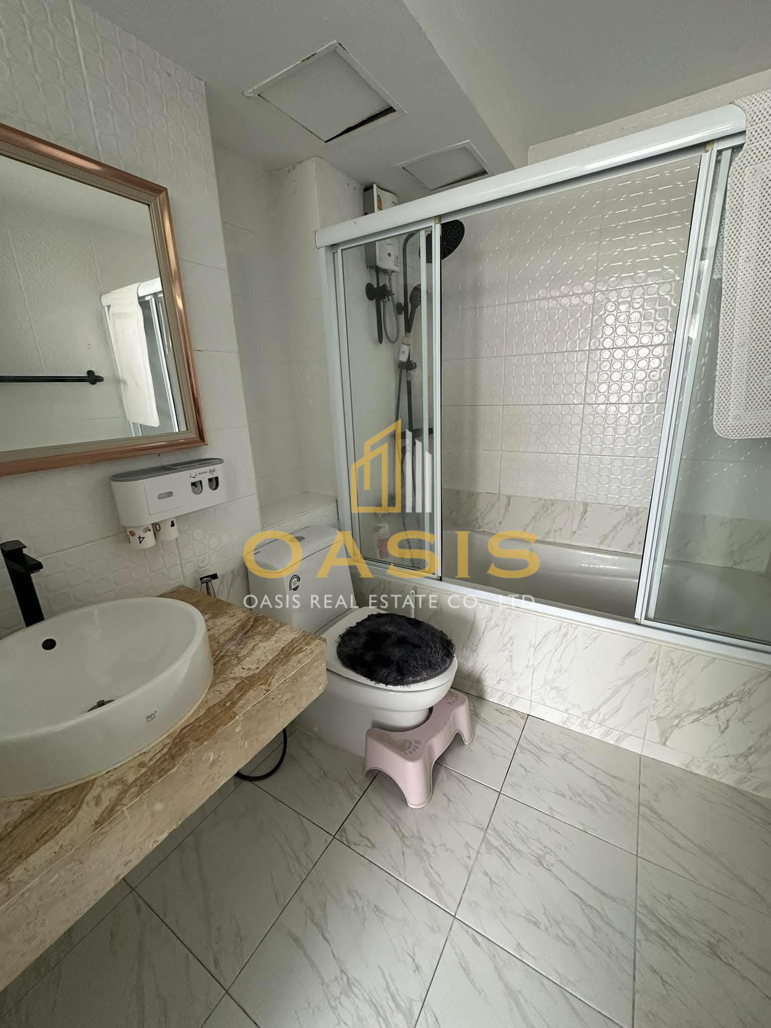 Ratchada City 18(2) – Elegant Corner Condo for Rent & Sale