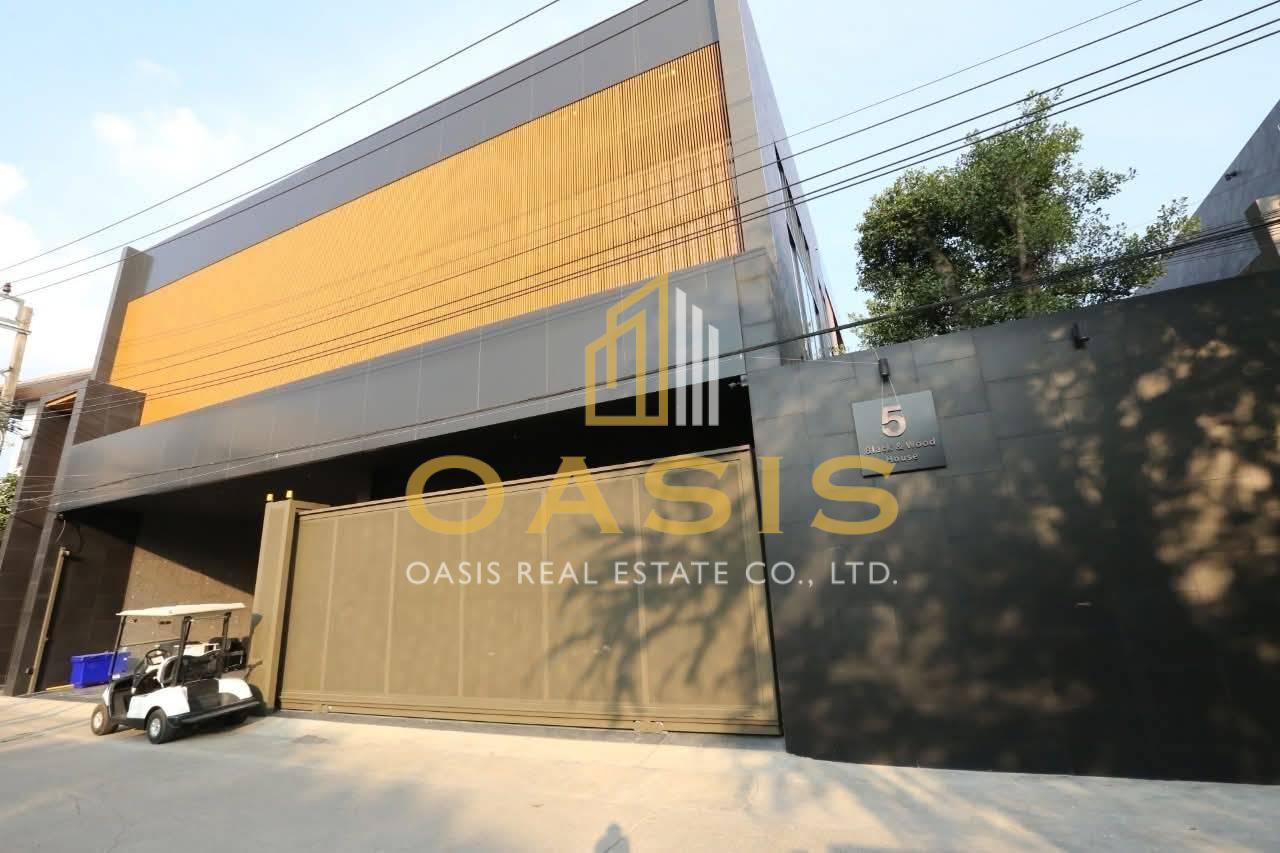 Black & Wood Residence – Modern Luxury Classic Masterpiece for Sale