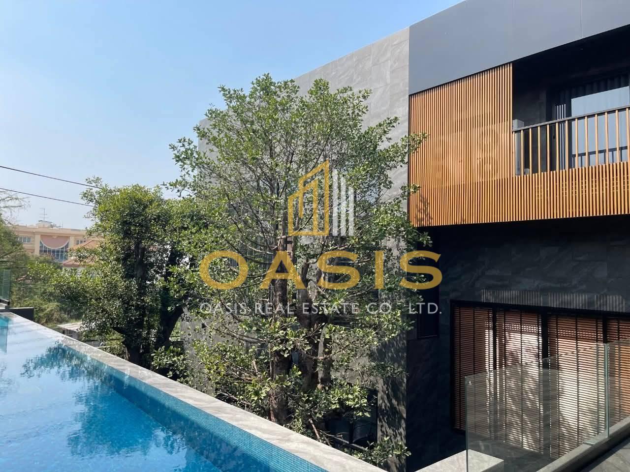 Black & Wood Residence – Modern Luxury Classic Masterpiece for Sale