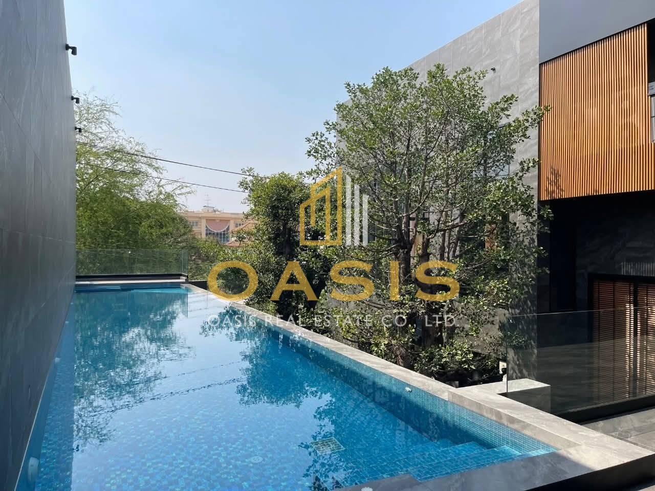 Black & Wood Residence – Modern Luxury Classic Masterpiece for Sale