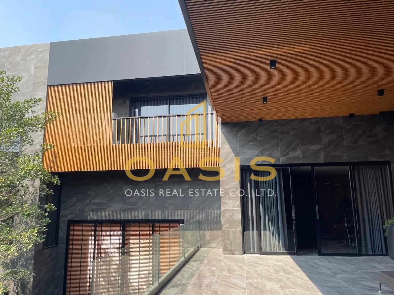 Black & Wood Residence – Modern Luxury Classic Masterpiece for Sale