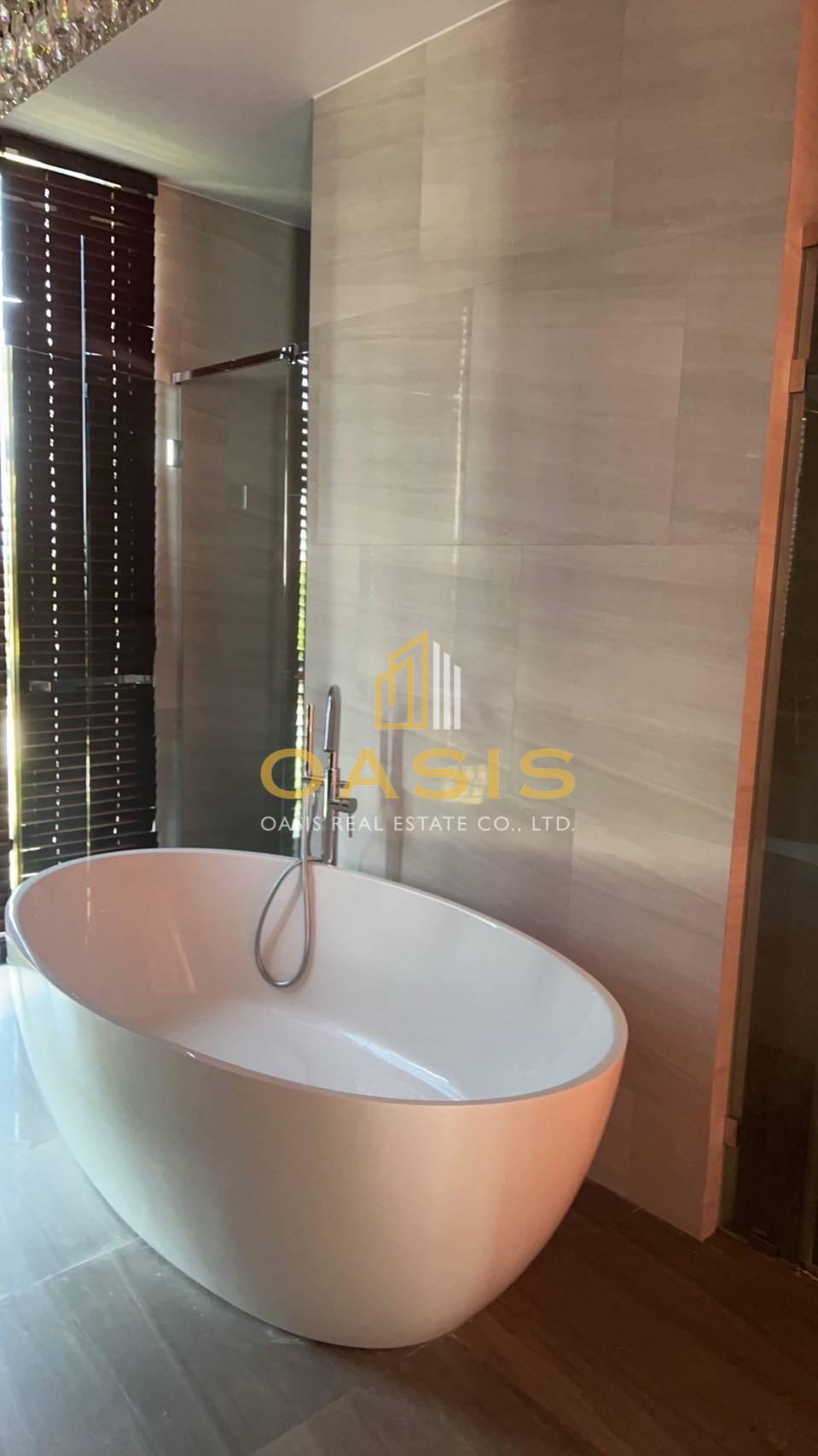 Vana Residence Krungthep Kreetha – Luxury Show Home For Sale