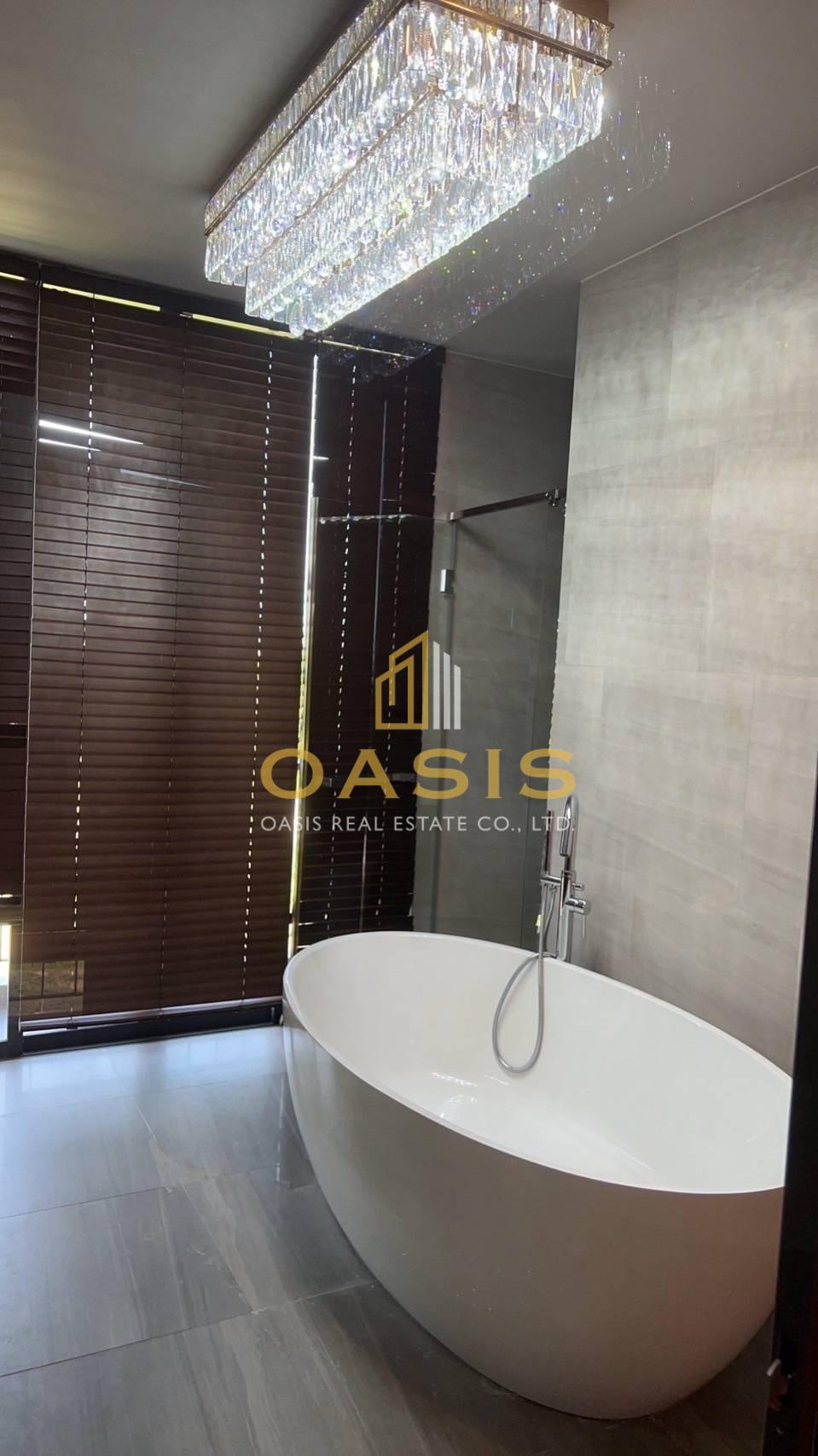 Vana Residence Krungthep Kreetha – Luxury Show Home For Sale