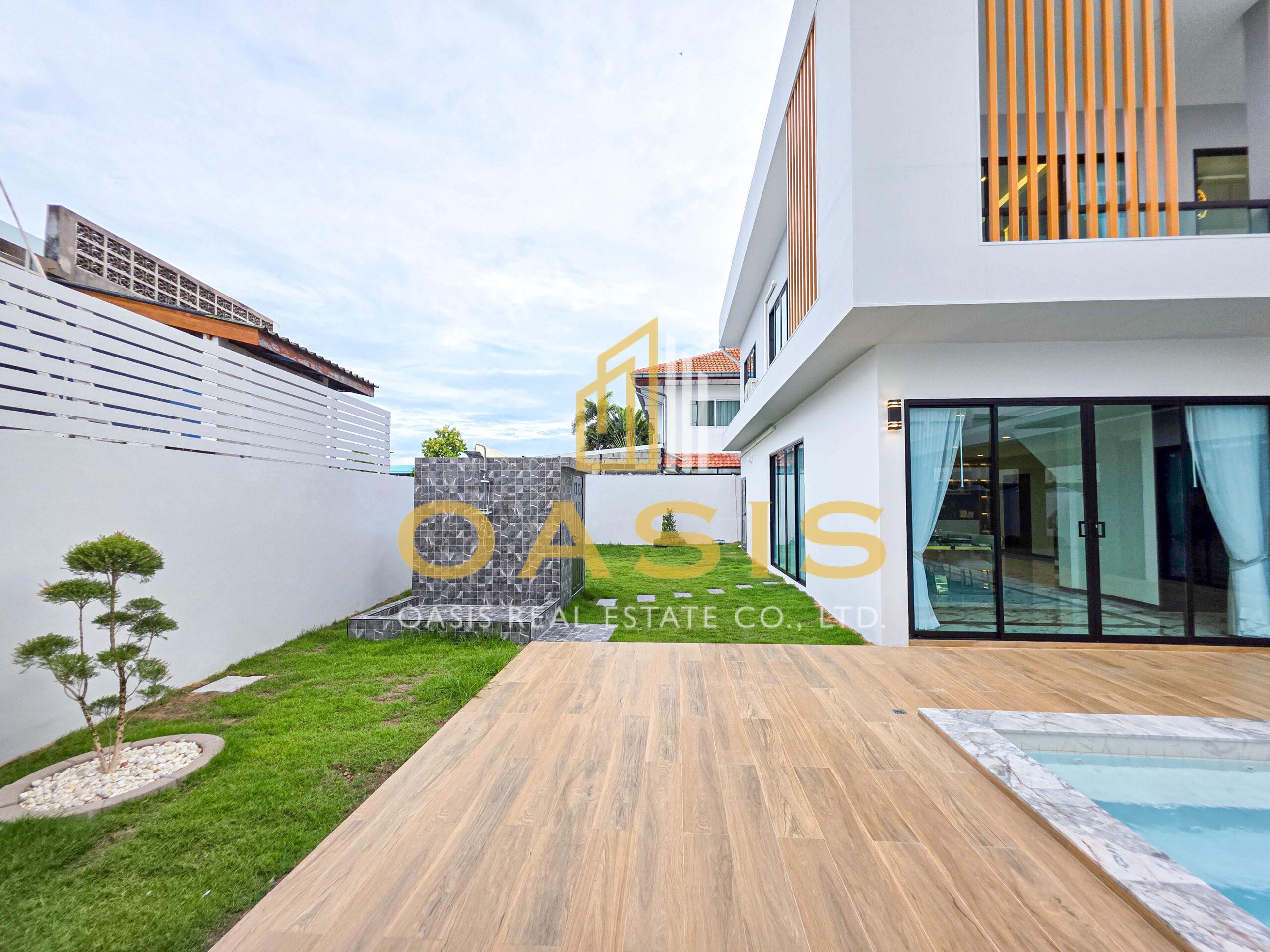 A beautifully renovated 2-storey home for Sale