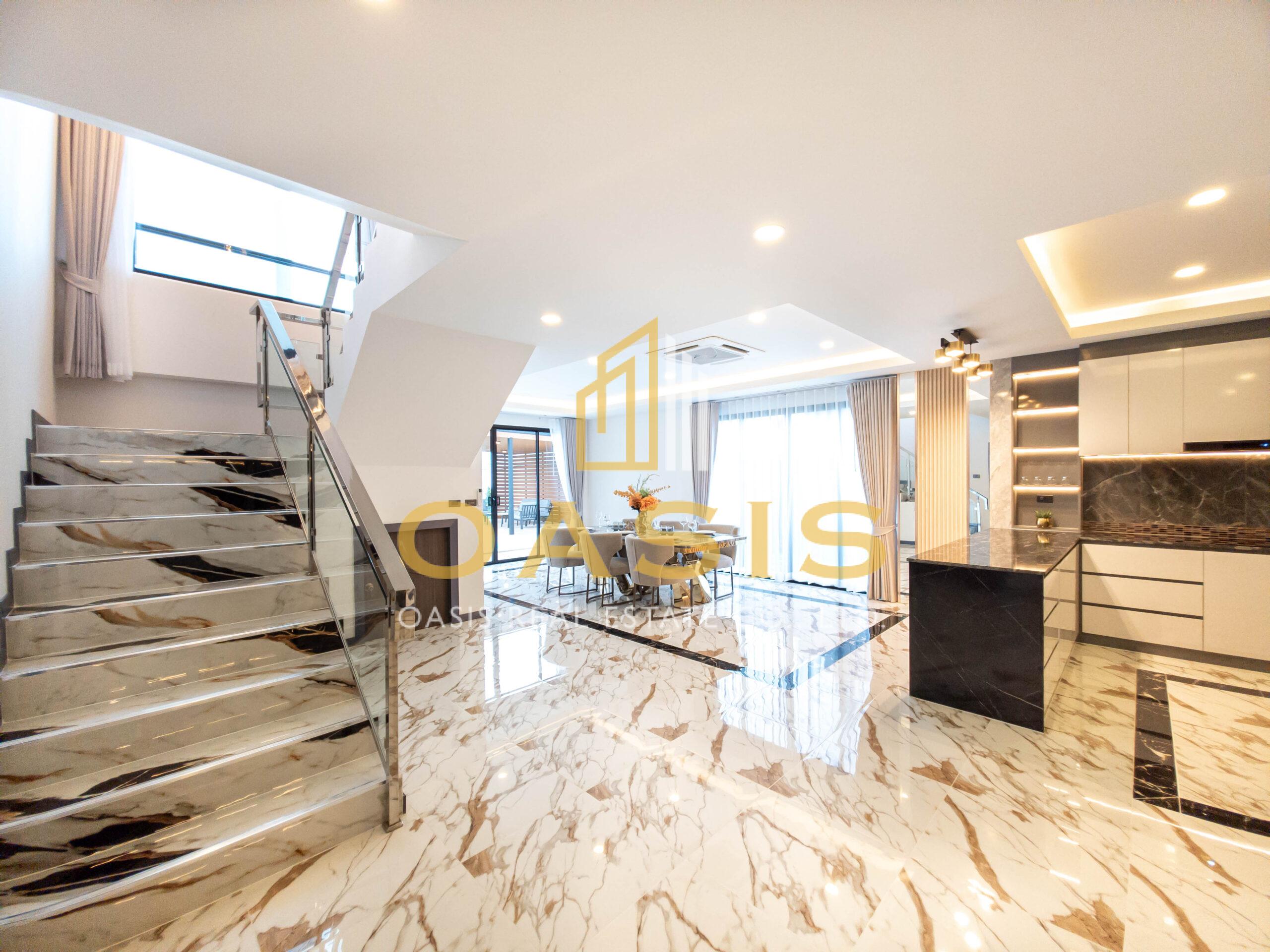 A beautifully renovated 2-storey home for Sale