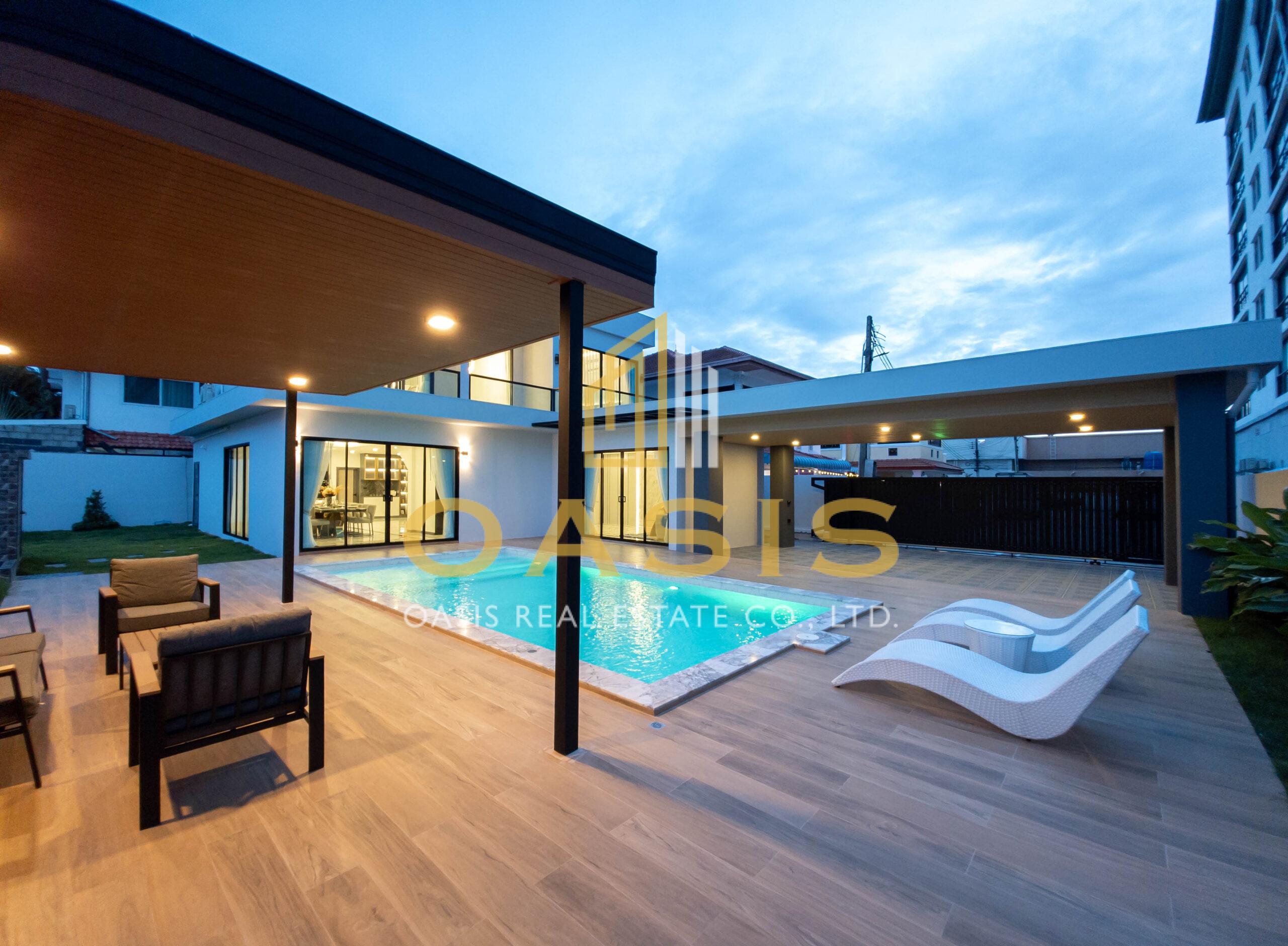 A beautifully renovated 2-storey home for Sale