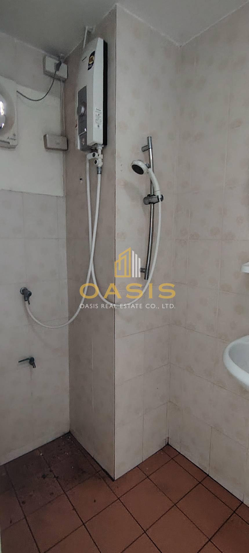 Commercial Building for Sale Bangsaen