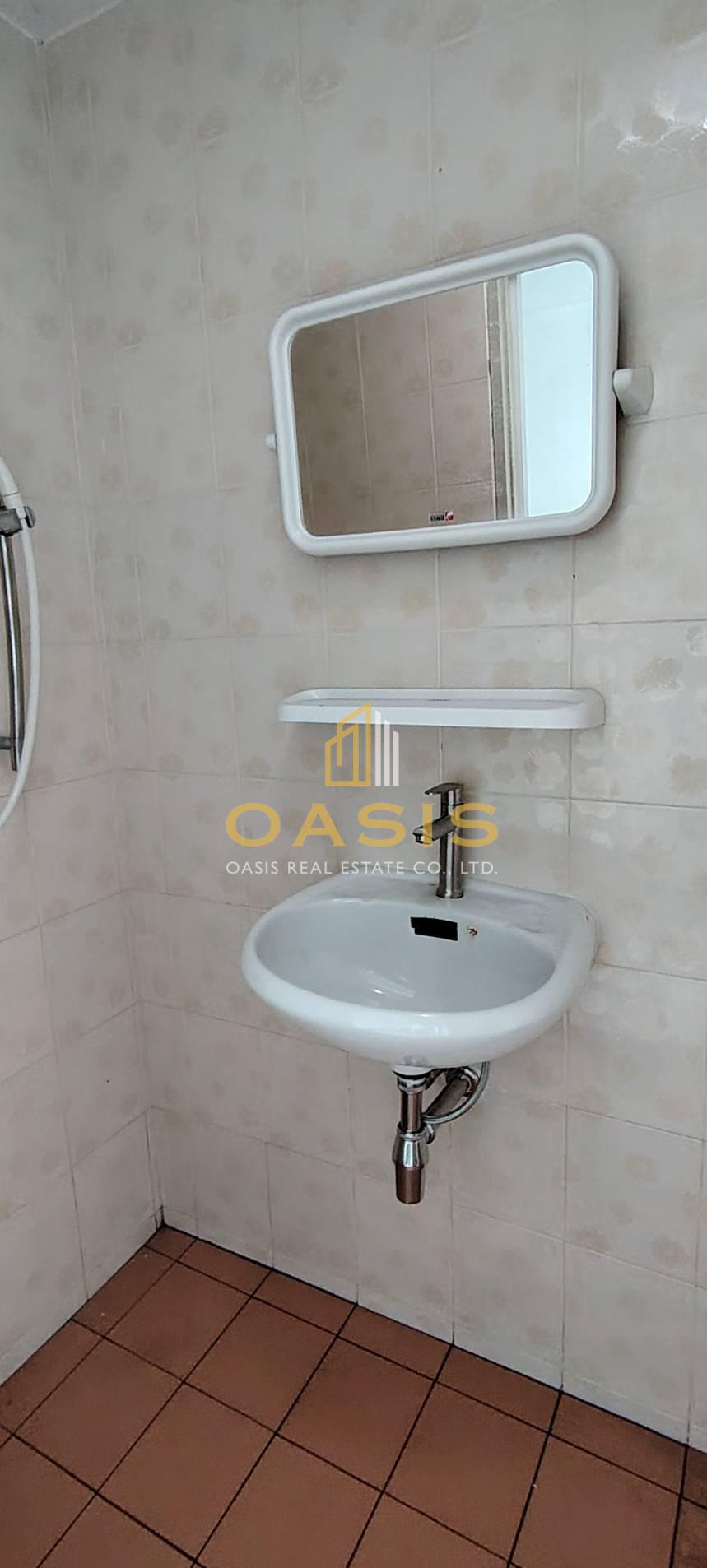 Commercial Building for Sale Bangsaen