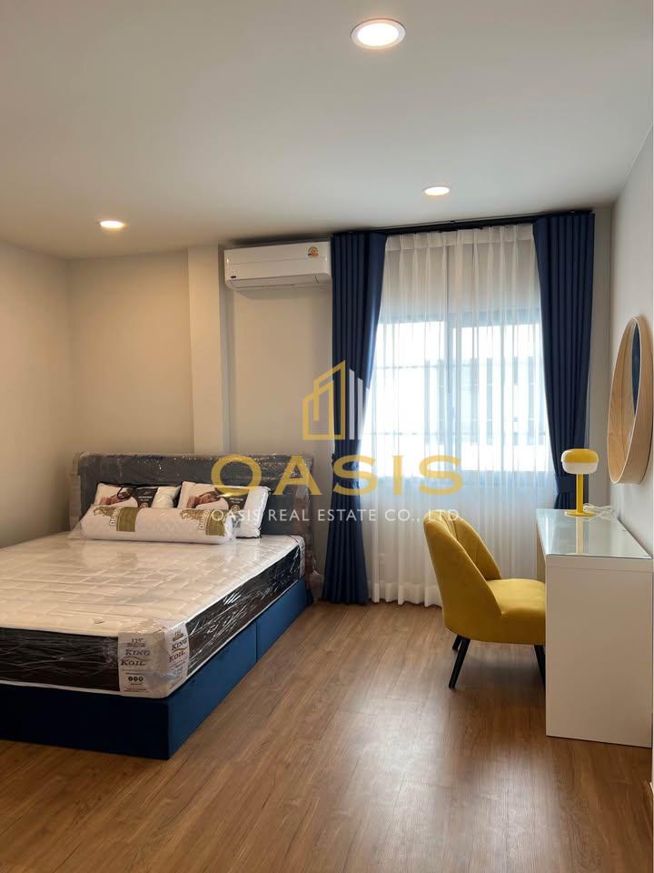 Centro Bangna – For Rent